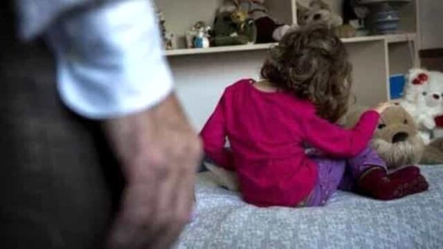 Cronaca: abusava sessualmente della nipotine di 10 anni, in carcere nonno orco