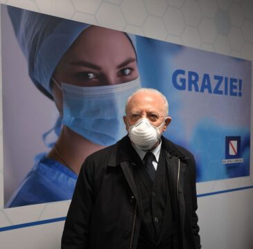 Coronavirus: De Luca chiede maggiori controlli per l’uso delle mascherine
