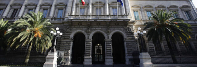 Prestiti: la Banca d’Italia bacchetta gli istituti di credito