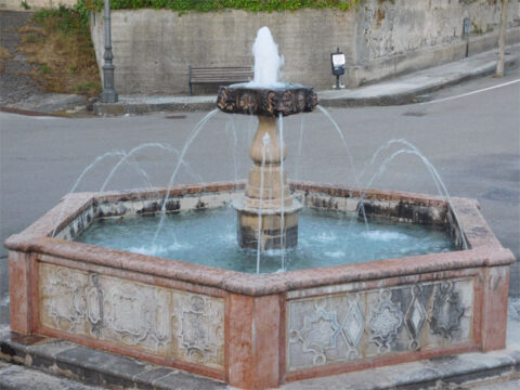 Arpaise: ripristinata dopo trent’anni la fontana in Piazza Generoso Papa