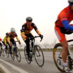 A spasso da una provincia all’altra, 20 ciclisti multati severamente
