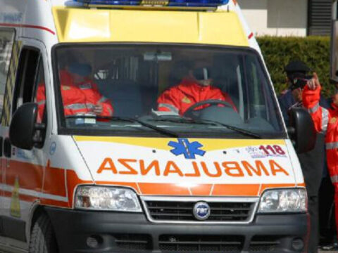 Valle Caudina: 60enne cade dal balcone e muore