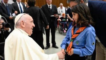 E' cervinarese la bimba che ruba un sorriso al Papa