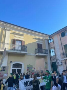 Cervinara : studenti in piazza per Fridays for future