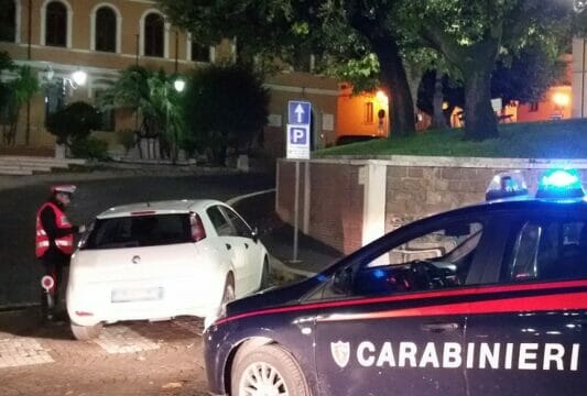 Droga, patenti sequestrate e fogli di via obbligatori in un controllo straordinario dei carabinieri