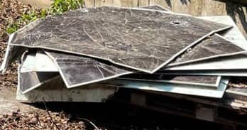 Valle Caudina: sequestrati 500 pannelli solari, si apre un’inchiesta sul riciclaggio di rifiuti