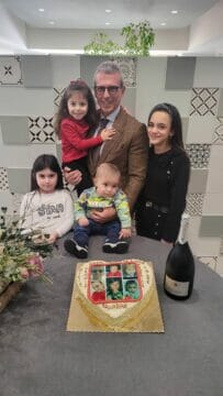 Le piccole vite salvate festeggiano il dottore Alfredo De Simone