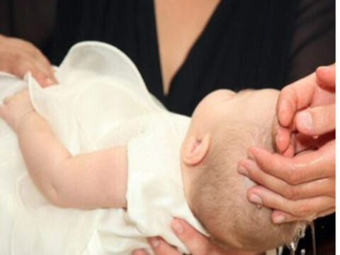 Battesimo con l’acido per un bimba di otto mesi, ricoverata in ospedale