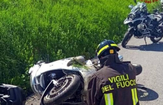 62enne muore in uno schianto in moto