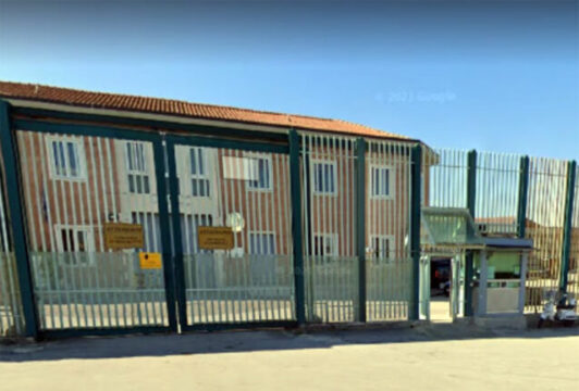 Medico e due agenti aggrediti da detenuti nel carcere di Avellino