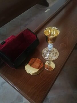 Cervinara: il ladro fa ritrovare in chiesa il calice e gli altri oggetti rubati nella chiesetta di Pantanari