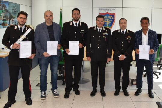 Visita del generale Lungo al gruppo carabinieri forestale di Avellino
