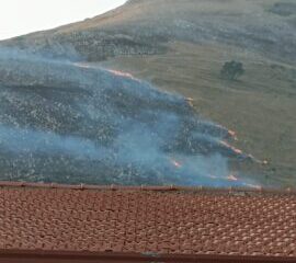Valle Caudina: brucia monte Tairano