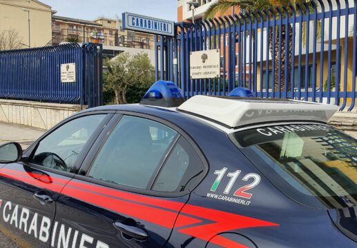 Sorpresi con arnesi per scasso, allontanati e denunciati dai carabinieri
