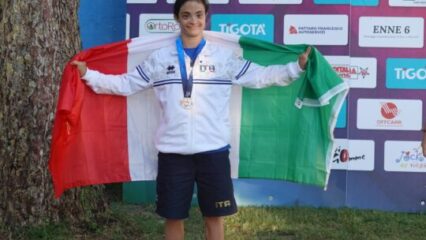 Valle Caudina: Carmen stravince agli Europei di nuoto, si porta a casa sei medaglie