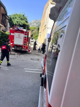 Montesarchio: anziana cade in casa, salvata da vigili del fuoco e sanitari del 118
