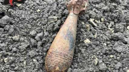 Bomba da mortaio rinvenuta in un terreno