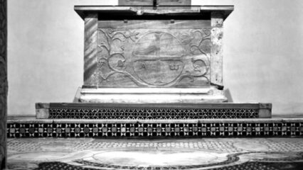Sant'Agata dei Goti: qui riposano i corpi, l'altare di San Menna