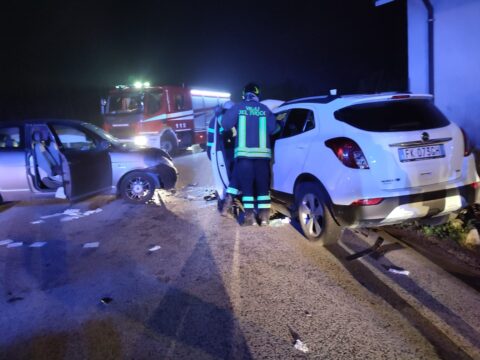 Valle Caudina: 4 feriti in un violento scontro tra 2 auto