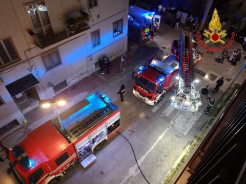Baiano: incendio in un appartamento al terzo piano