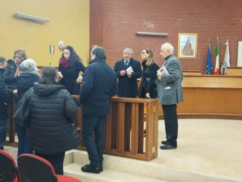 Cervinara: ” il sindaco Lengua prenda coscienze che non ha più una maggioranza”, Ragucci e Carofano sul consiglio deserto