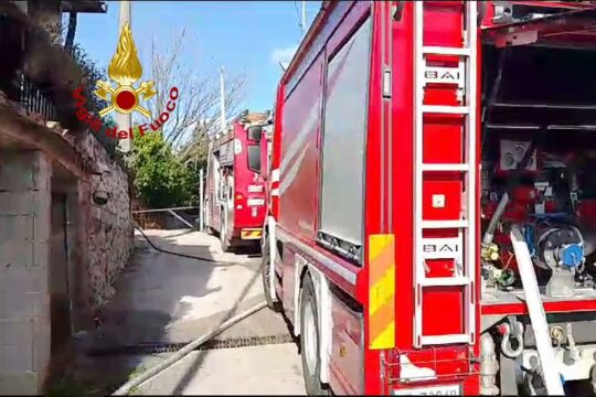 Montoro: incendio in un’abitazione mentre i proprietari sono fuori