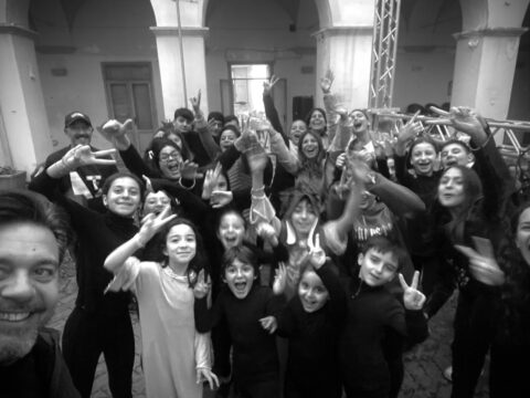 Valle Caudina: Airolandia presenta un recital su Dante con ragazzo dai 6 ai 13 anni