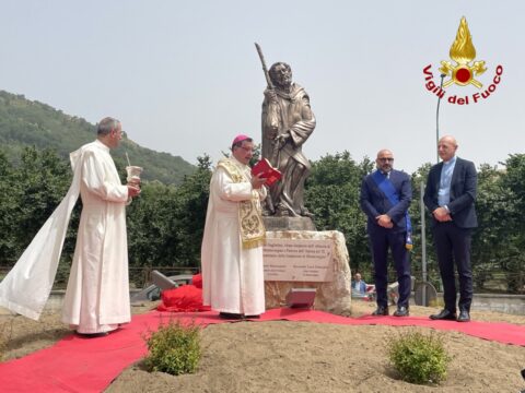 Mercogliano: l’abate di Montevergine benedice la statua di San Guglielmo donata dalla Provincia