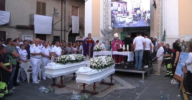 Valle Caudina: in migliaia  per l’ultimo saluto a Vincenzo e Alessandro