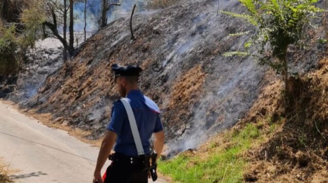 Montemiletto: in fiamme una roulotte