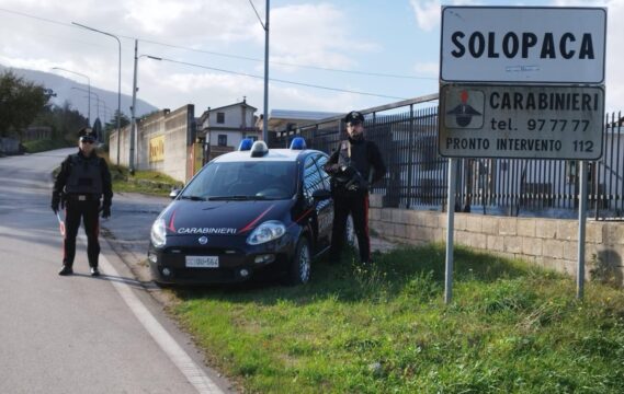 Continua a pedinare l’ex moglie, in arresto 58enne