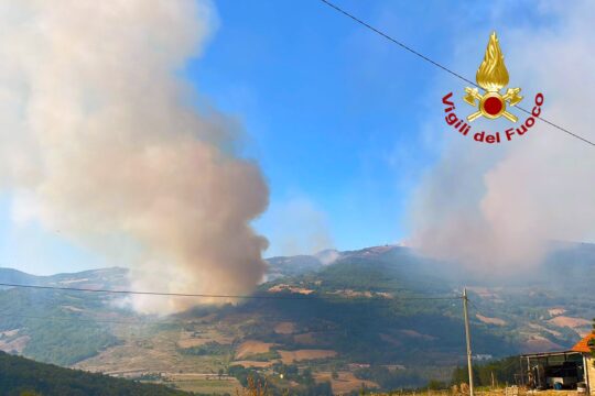 400 ettari di bosco distrutti dalle fiamme in Irpinia