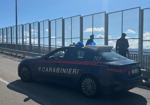 54enne si lancia nel vuoto e perde la vita