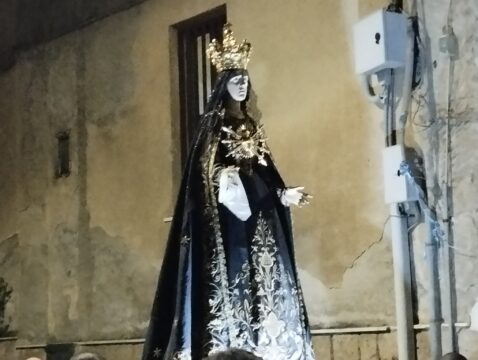 Cervinara: processione partecipata per la Regina di Cervinara