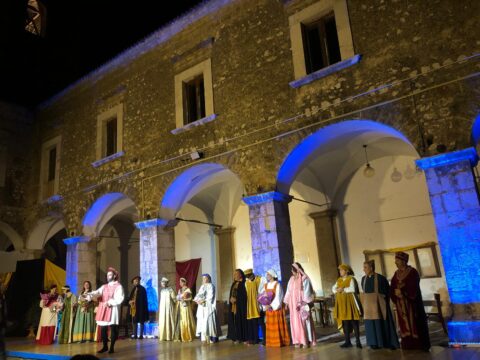 Montesarchio: successo per la rappresentazione del dramma Maria D’Avalos