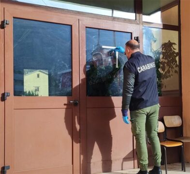 Solofra: ladri rubano computer all’I.C. Guarini