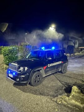 4 autocarri e 3 escavatori danneggiati in un incendio