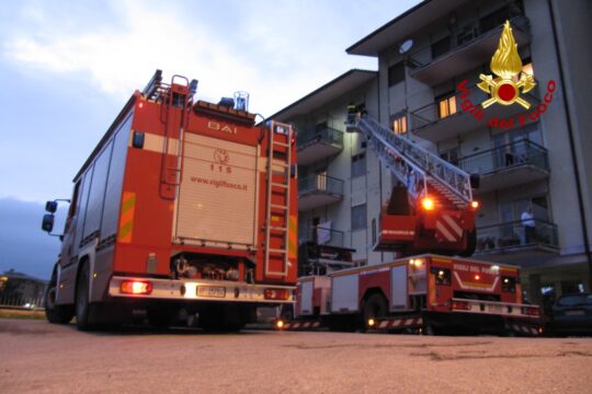 I vigili del fuoco trovano morta una 79enne