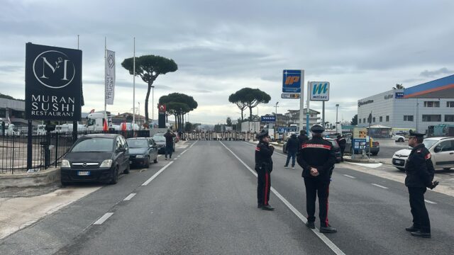 Valle Caudina: esplode la rabbia degli operai della Cam che occupano l’Appia