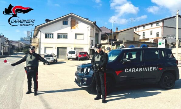 Si finge maresciallo dei carabinieri per riavere la sua auto sequestrata