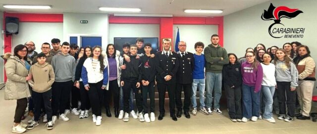 Incontro carabinieri studenti sulla legalità