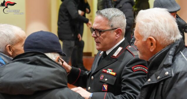 I carabinieri sensibilizzano gli anziani contro le truffe