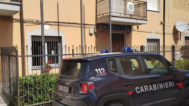 20enne sorpreso con arnesi da scasso dai carabinieri