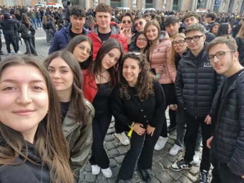 Airola: gli studenti del Lombardi partecipan al flash mob Bella Così