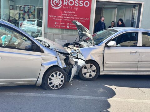 Montesarchio: incidente stradale tra tre veicoli con tre feriti