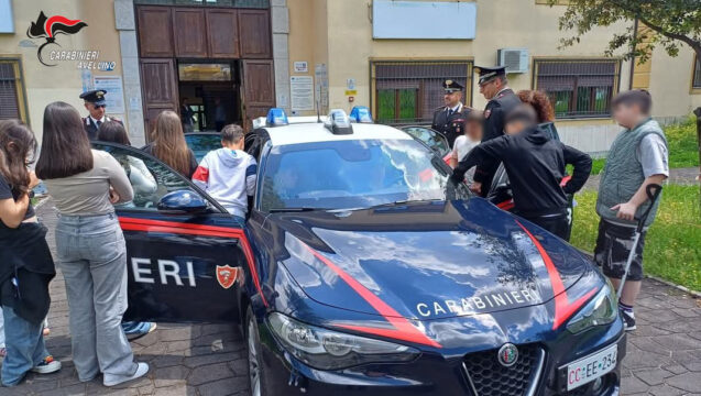 Si rafforza il legame tra studenti e carabinieri Si rafforza il legame tra studenti e carabinieri