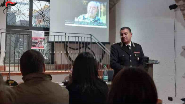 Amici in divisa: i carabinieri continuano gli incontri di prossimità Amici in divisa: i carabinieri continuano gli incontri di prossimità