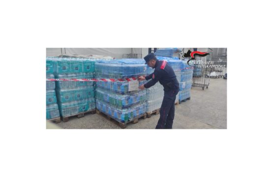Sequestrate 4000 bottiglie di acqua minerale in un supermercato Sequestrate 4000 bottiglie di acqua minerale in un supermercato