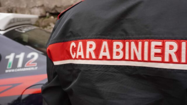 45enne accoltellato alla schiena 45enne accoltellato alla schiena
