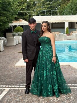 Cervinara: gli splendidi 18anni dei gemelli Alex e Fatima Mazzariello Cervinara: gli splendidi 18anni dei gemelli Alex e Fatima Mazzariello